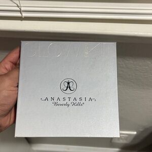 Anastasia Beverly Hills Glow Kit - Shimmering Silver